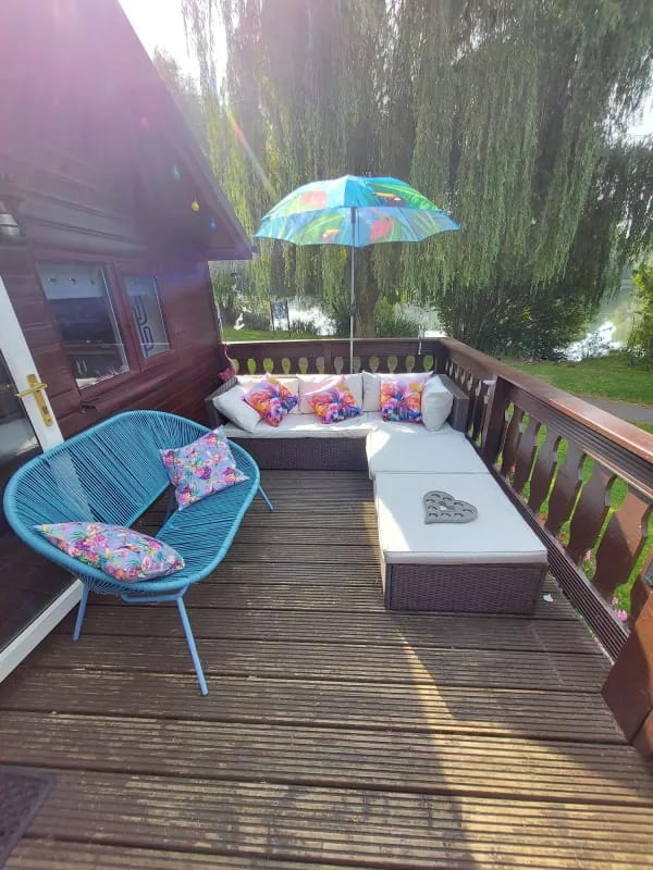 Lodge on the lake - Caravan Holiday Cotswolds